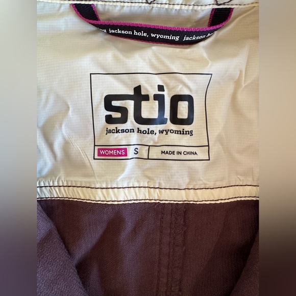 Stio Women’s Saratoga Cord Shirt - Picture 6 of 10